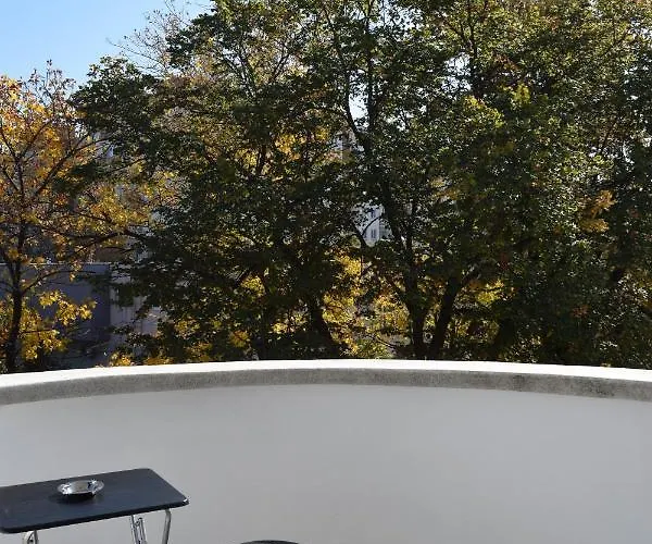 ゲストハウス Vesi's 3*